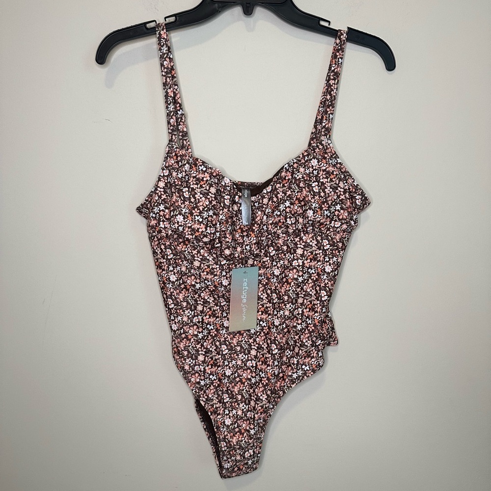 ⚡️NWT Refuge Floral One Piece Swimsuit